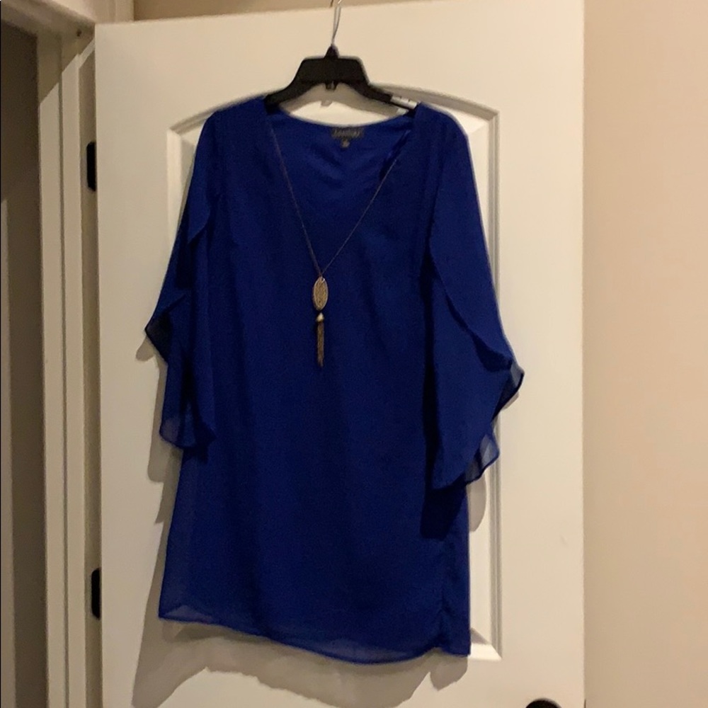 Short blue dress